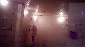 Spay cam on daddy at public pool shower...