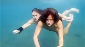 Julia and masha are swimming the sea...