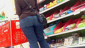 Geeky pawg milf in jeans chase...