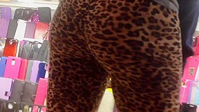 Sexy Shows Us Her Leopard Leggings...