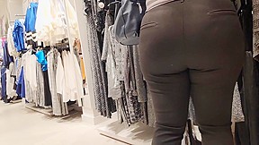 Mega ass milfs in tight pants...