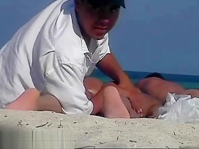 Hot amateur video of some sexy babes on the beach