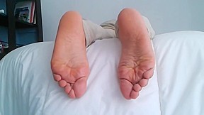 Sexy pies de madura mexicana...