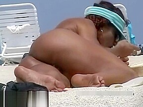 Beach voyeur cams got three hot naked babes