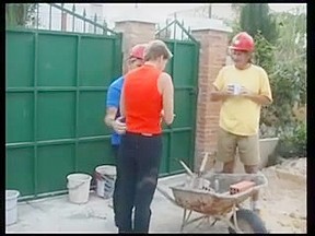 Two construction workers fuck an english...