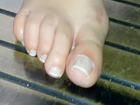 Gorgeous brazilian candid foot part 2...