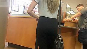 Young teen big spandex ass candid...