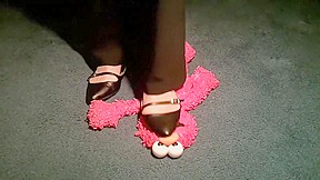 Elmo loves sweaty feet...