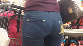 Candid star young latina booty jeans...
