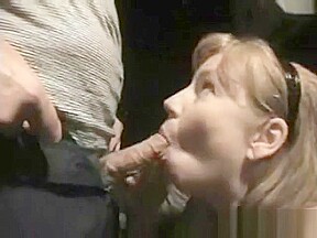 Dawn Gives Blowjobs To Strangers Homemade Mature...