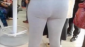 Sexy ass black girl in leggins...