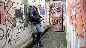 Random Gay Hookup In A Dirty Alley...