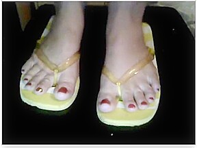 Show feet on chatroulette...