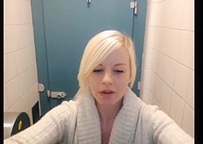 Savoury Czech Sona chick Sona strips in the public toilet