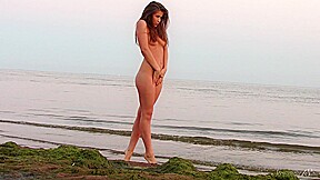 Foxy Salt Posing Nude For The Amateur Camera...