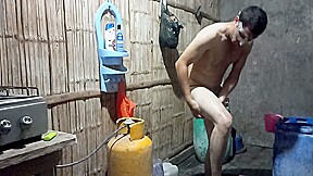 Homemade porn my stepbrother bathes naked...