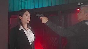 【女捜査官レイプ】夫でもある先輩捜査官を救う為に潜入したエロ美熟女おばさんが監禁拘束…NTR輪姦乱交の鬼畜辱め集団レイプ