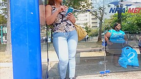 Milf mami busstop booty...