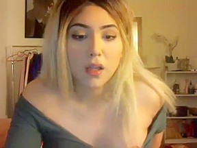 Trans girl camshow...