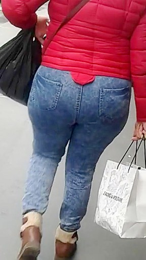 Latina candid booty pawg...