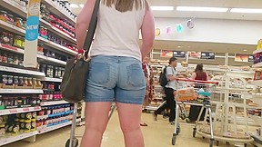Pawg in jean shorts...