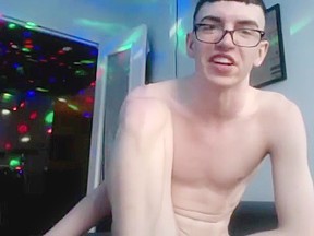 Hot Nerdy Twink Opens His Hole With Dildo...