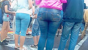 Big butt dancing in jeans...