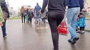 Girl with bubble butt...