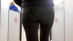 Ptretty blonde s ass in tight...