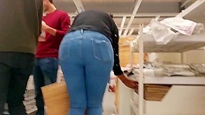 Big asian butt in jeans