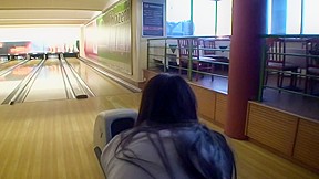 Mateur girl gives ultimate blowjob bowling...