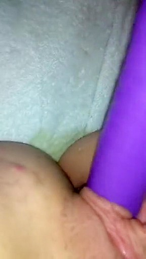 Tight squirting pussy...