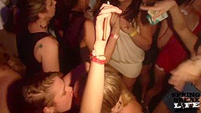 Hot Clubbing Girls Letting Me Film Up Their Skirts In Tampa Springbreaklife...