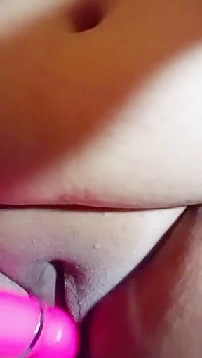 Mixed bbw girl solo until she...