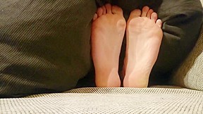 Sexy and soles toe wiggling...