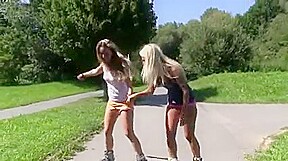 Sexy Girls Kinky Public Nude Flashing Rollerscater Girls 2...