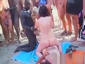 Beach Gangbang Porno