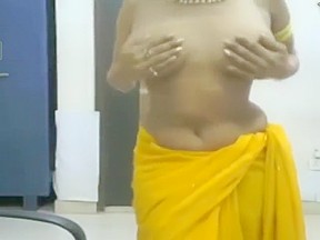 Indian teen girl topless dance...
