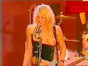 Holes courtney love on stage big...