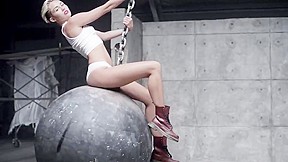 Miley Cyrus Wrecking Ball 2013 Uncensored Leak...