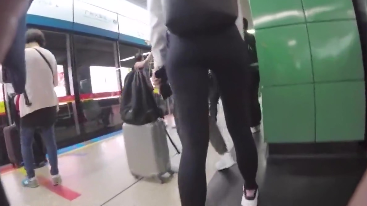 HD Amateur Big Ass Outdoor Rimming Voyeur POV Hidden Cam Video of Sexy Babe in Black Leggings