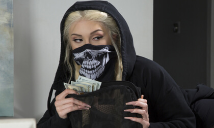 Hot Robbery 3: Mistake of $kylar Vox - SexLikeReal