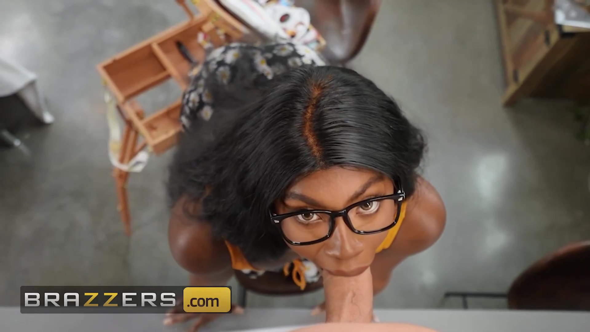 Amari Anne's Artistic Focuses On Close-up HD Interracial Nude Model With Big Cock, Deepthroat, And Handjob