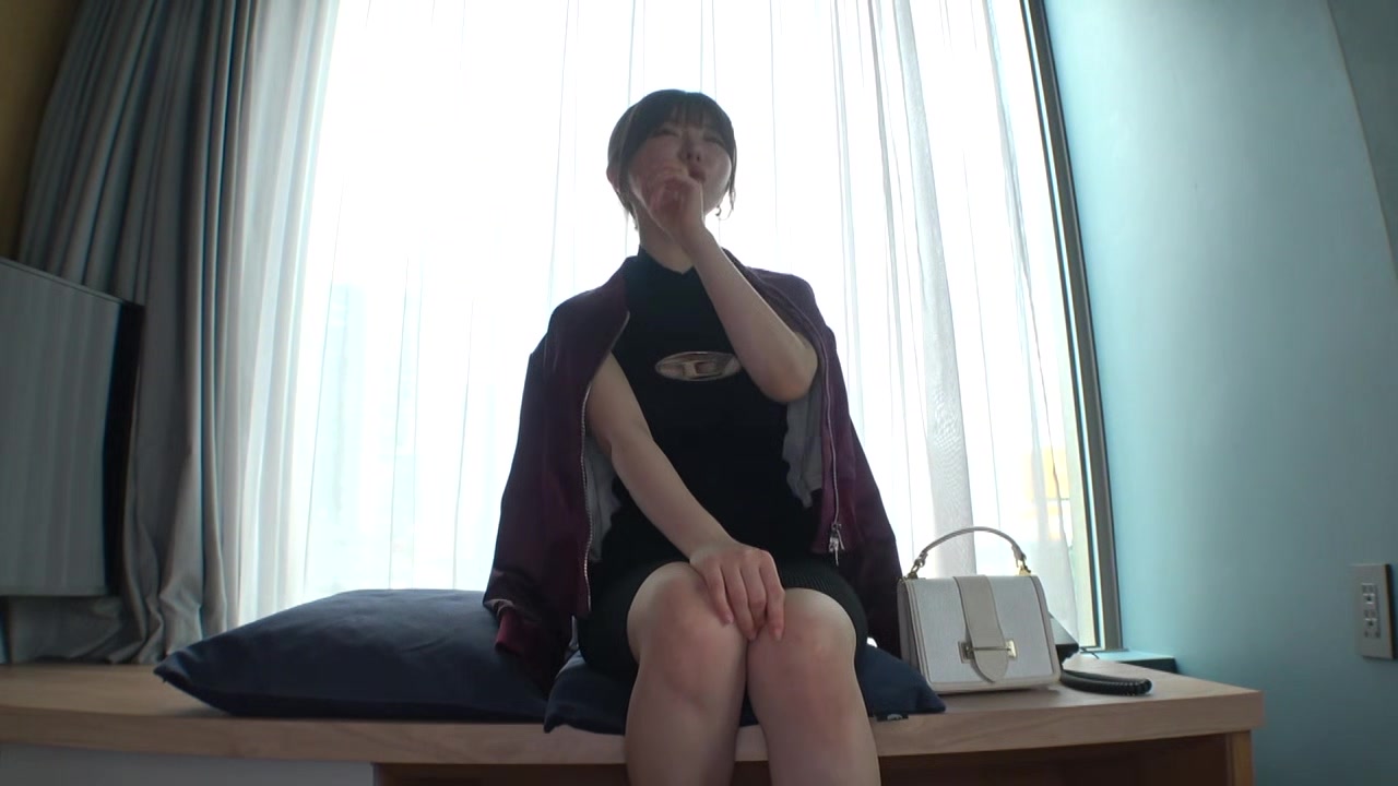 ノースリーブからチラ見え！脇！脇！脇！綺麗な脇を見放題！【まみ 26歳】 - Free Porn