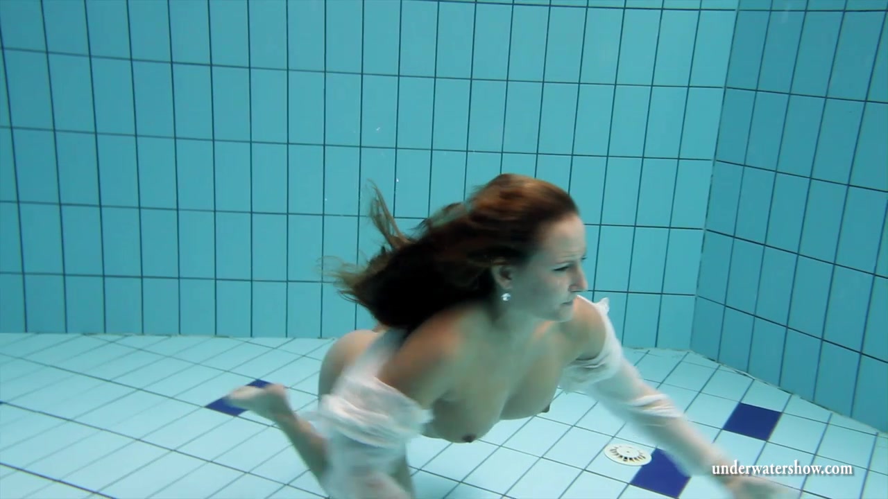 UnderwaterShow Video: Silvie