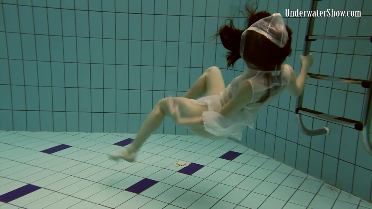 UnderwaterShow Video: Andrejka