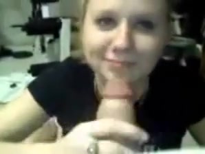 Cute College Girl Showing Boobs On Cam