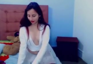 Chica colombiana en su webcam