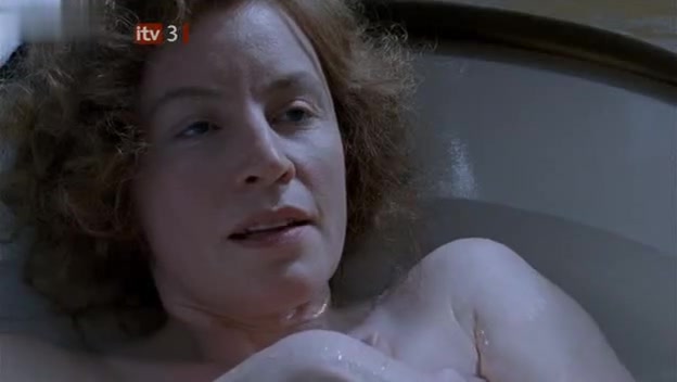 Charlotte Randle,Emma Ferguson,Carolyn Backhouse in Brides In The Bath (2003)