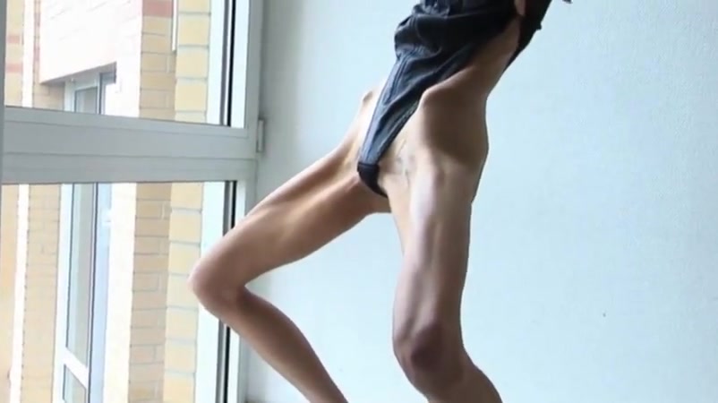Anorexic sexy babe